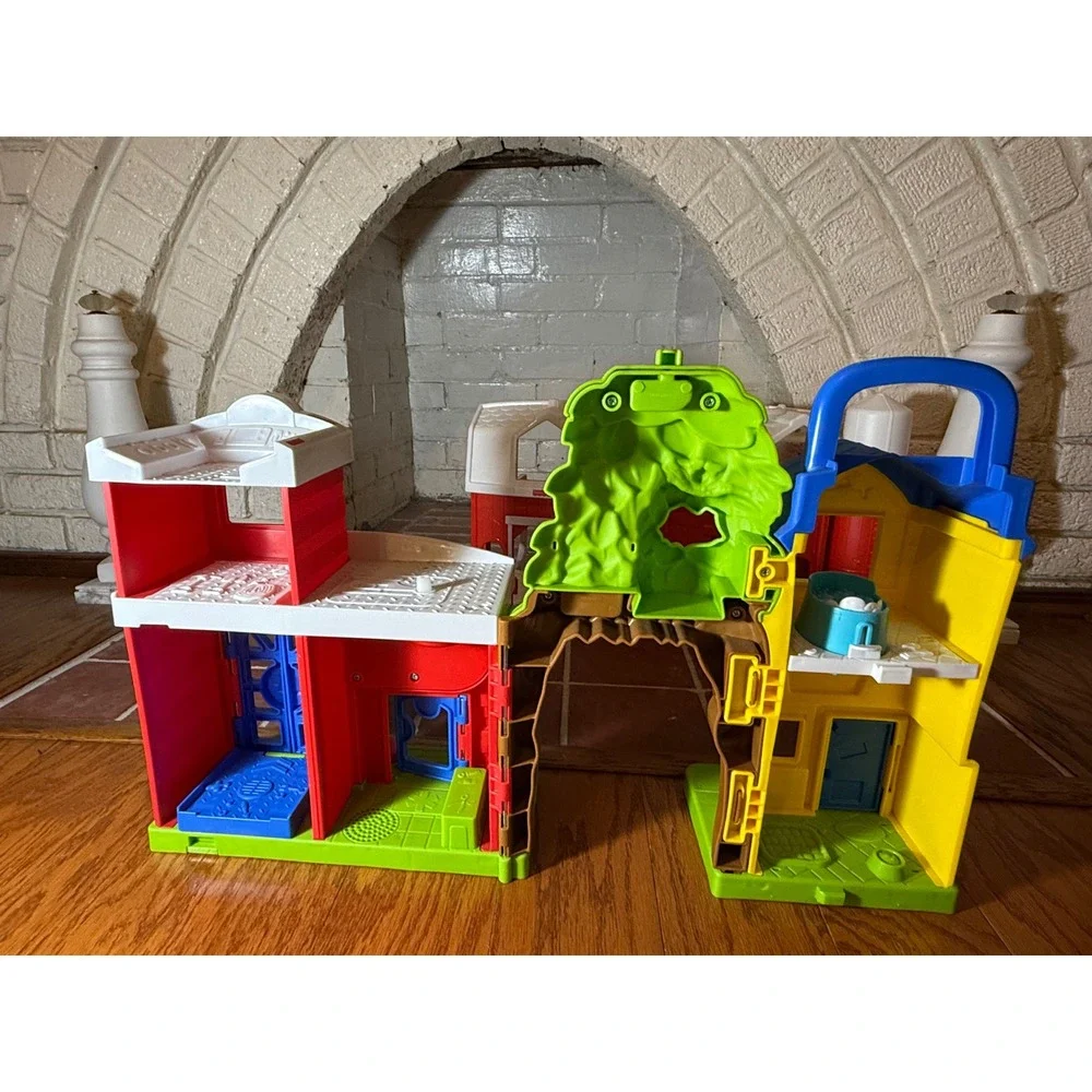 TESTED WORKS - Lot of Little People and Structures Including DC Comic Characters